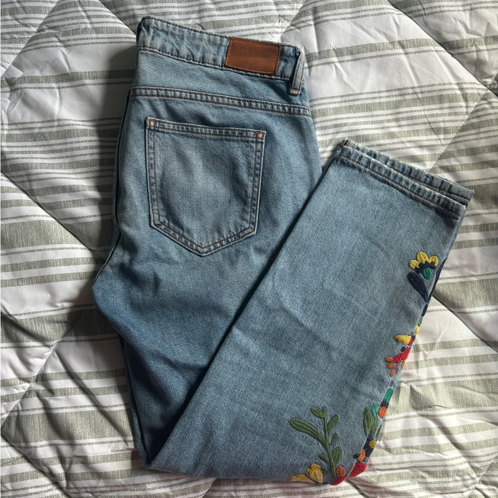 Zara Basic floral embroidered jeans size 6